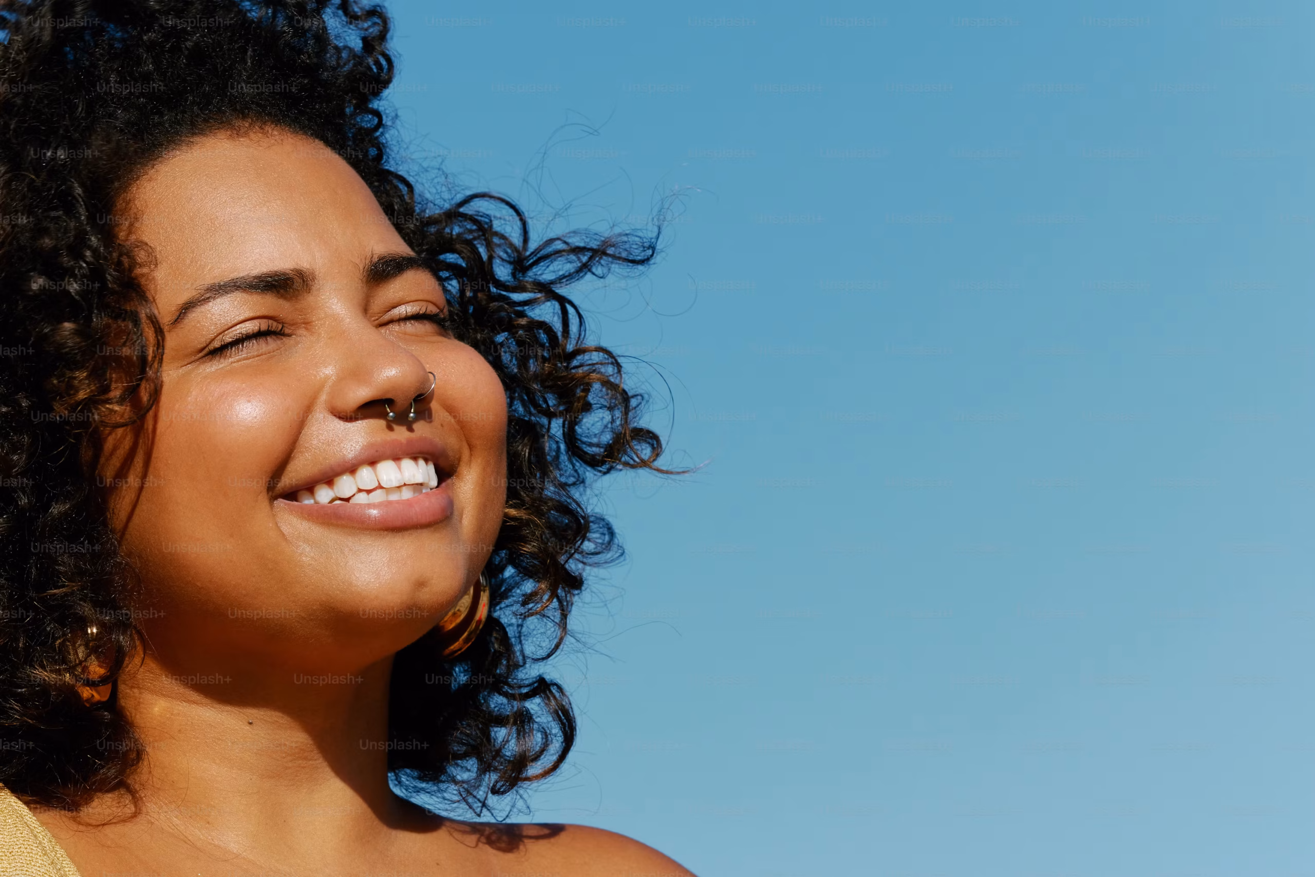 Invisalign vs. Porcelain Veneers: Which Smile Makeover Should You Choose?